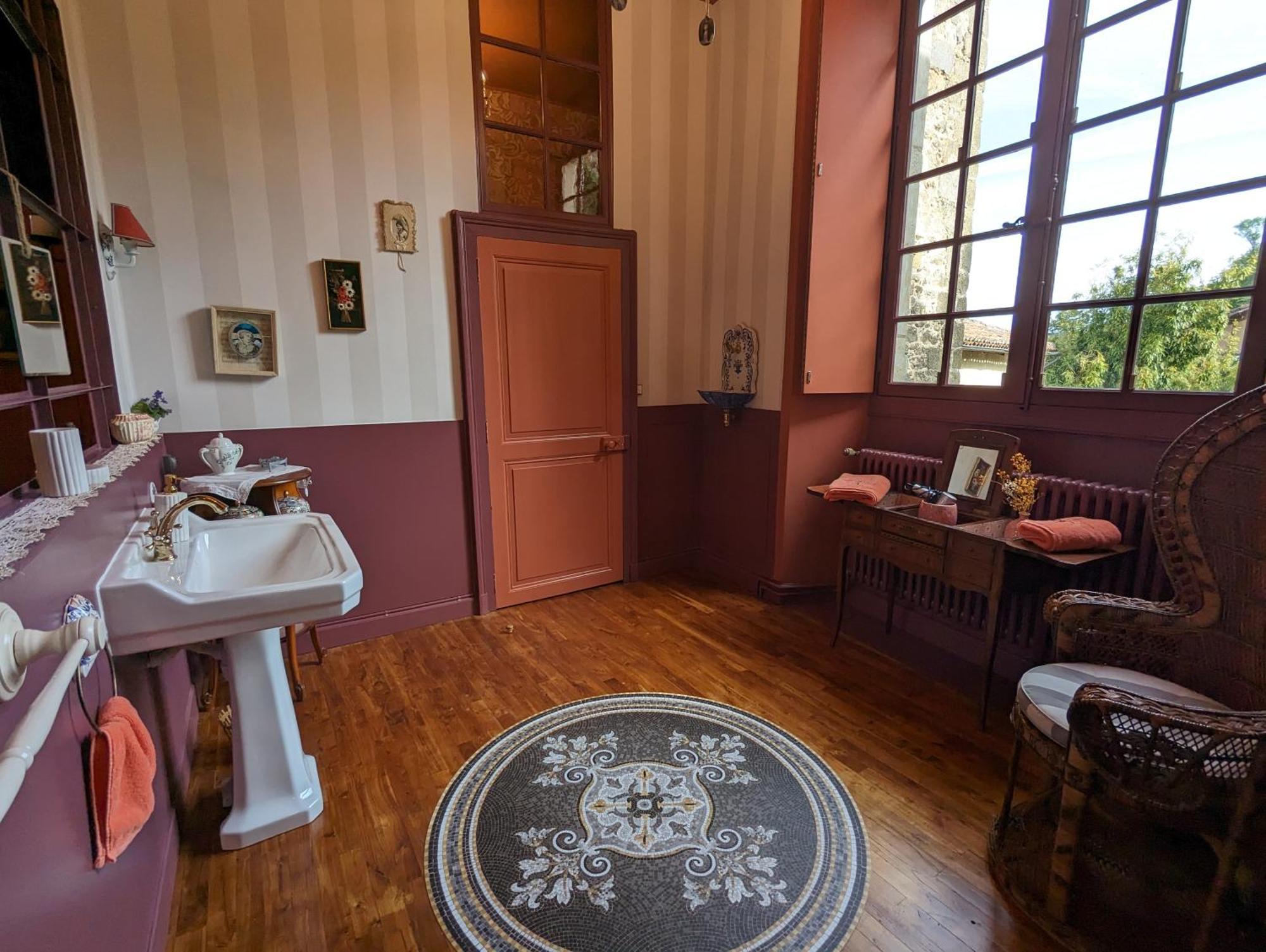 コンフォラン Manoir Des Arts Bed & Breakfast エクステリア 写真